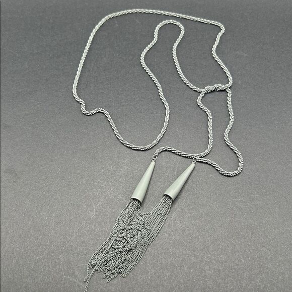 Kendra Scott Matte Gray Pharrah Lariat Necklace - Picture 3 of 5